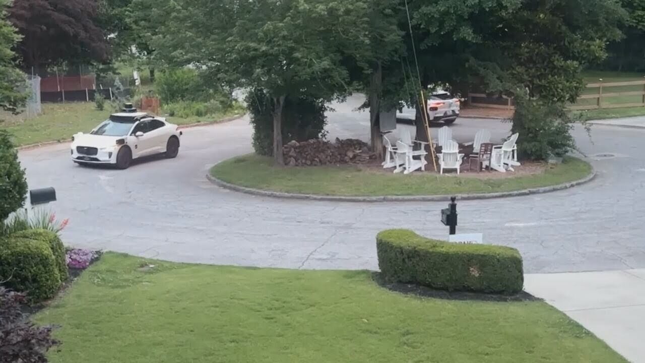 Empty Waymos invade Atlanta neighborhood, circle cul-de-sac for hours with no passengers